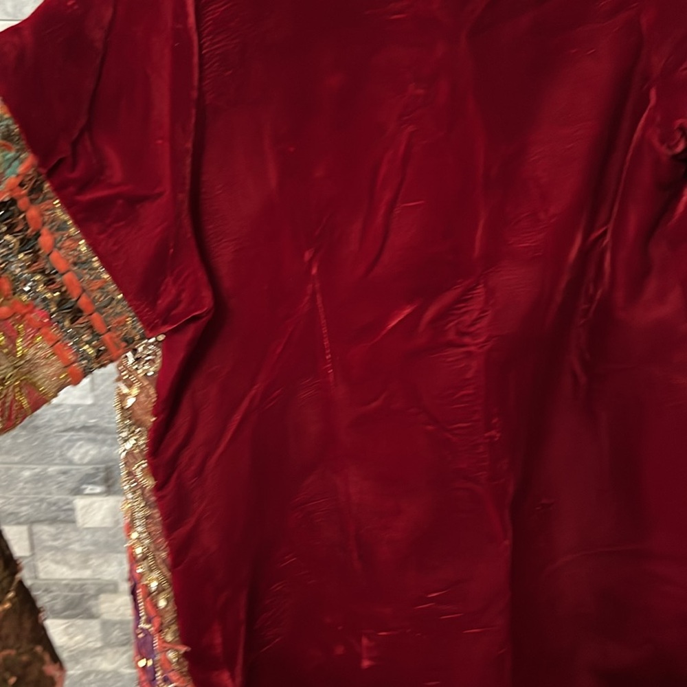 Embroidered velvet coat, women size medium mad in overseas - Picture 6 of 9